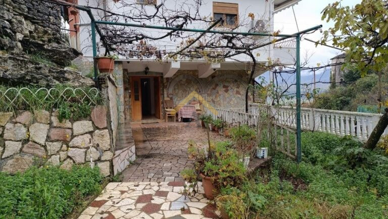 SHESIM SHTEPI 2-KATESHE NE GJIROKASTER ME 5 DHOMA PER AIR B&B