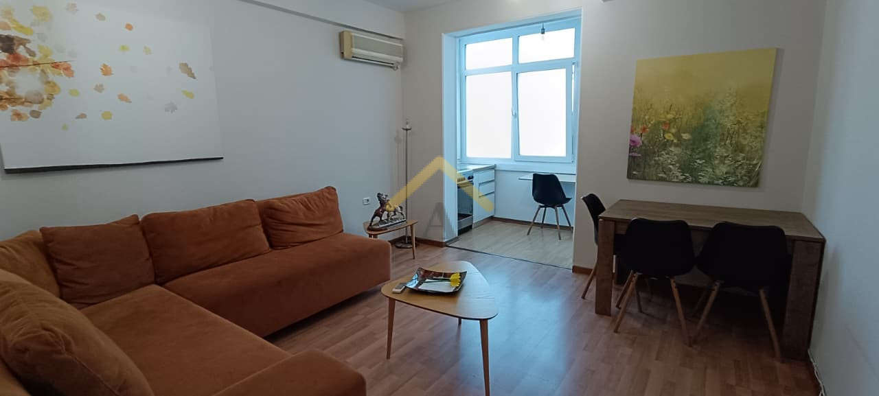 SHESIM APARTAMENT 1+1 PRANE KAFE FLORA ( Rruga Mine Peza )