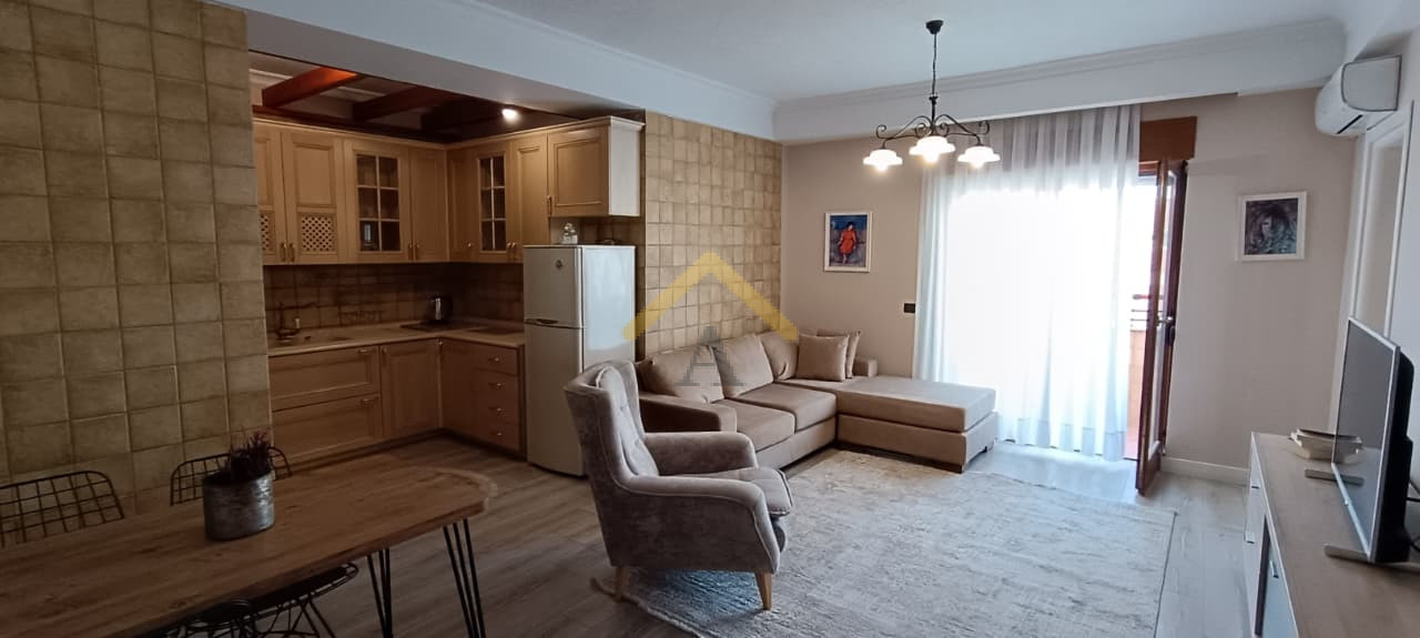 SHESIM DY SUPER APARTAMENTE 1+1 DHE GARSONIERE NE QENDER TEK 9-KATESHET 112 M2