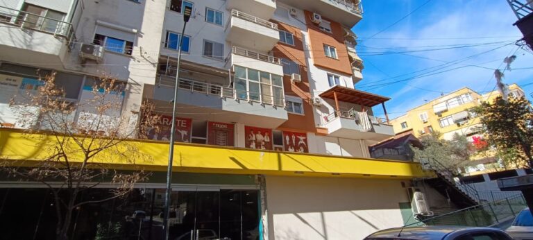 SHESIM DYQAN PRANË RESTORANT FRESKU 315M2 (165 M2+150 M2 VERANDE)