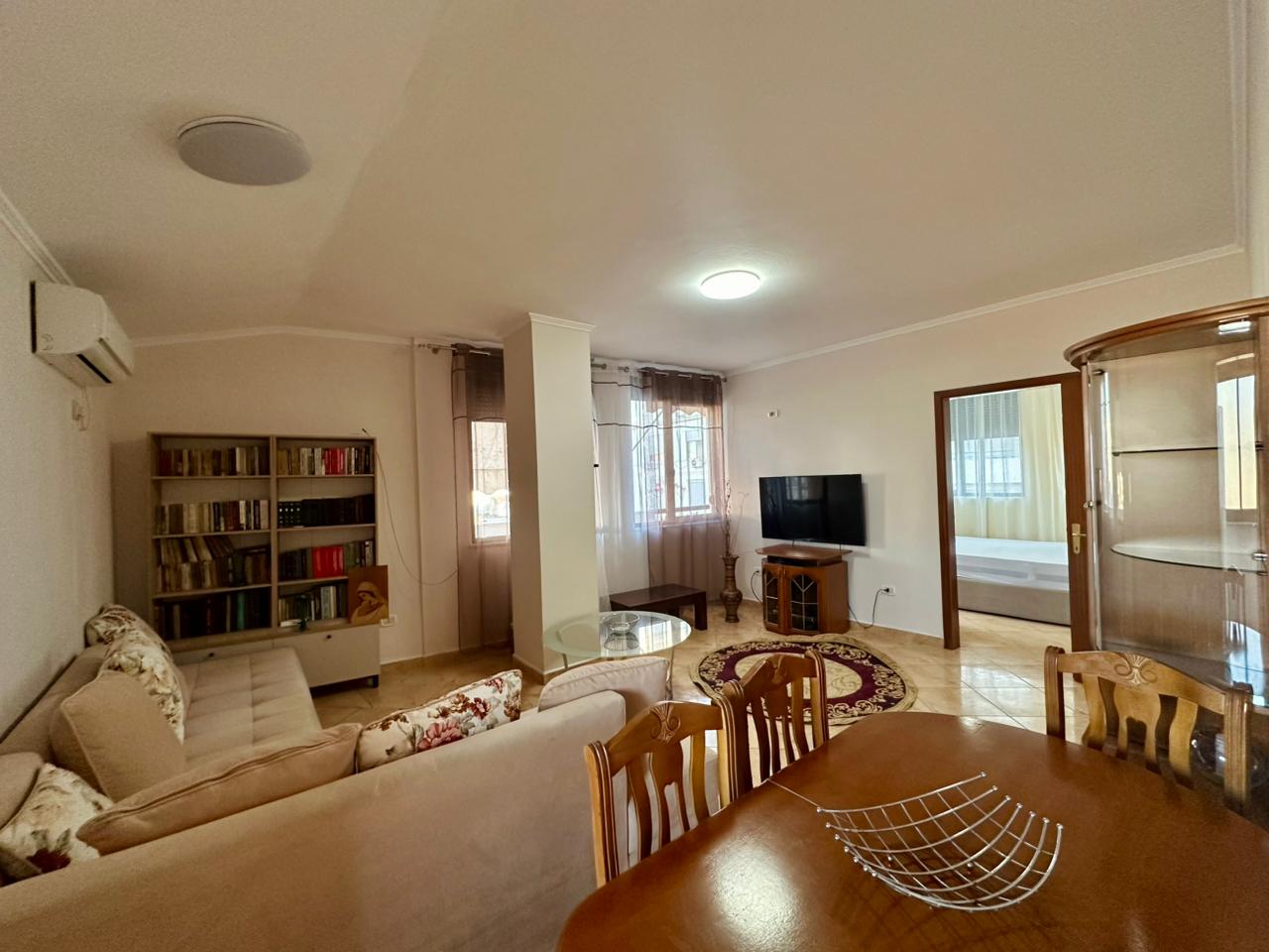 JAPIM ME QIRA APARTAMENT 2+1+2T TE MOBILUAR PRANE KOMPLEKSIT HALILI
